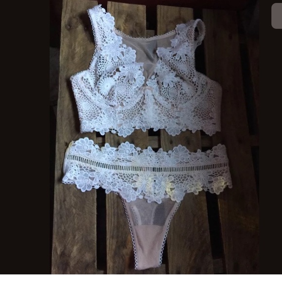 Victoria’s Secret floral sheer wanderlust bra set - Picture 4 of 8